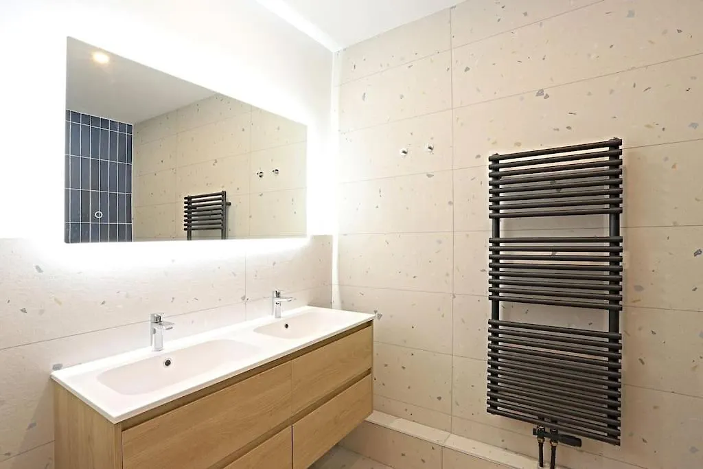 8 Personnes Avec Sauna Апартаменты *